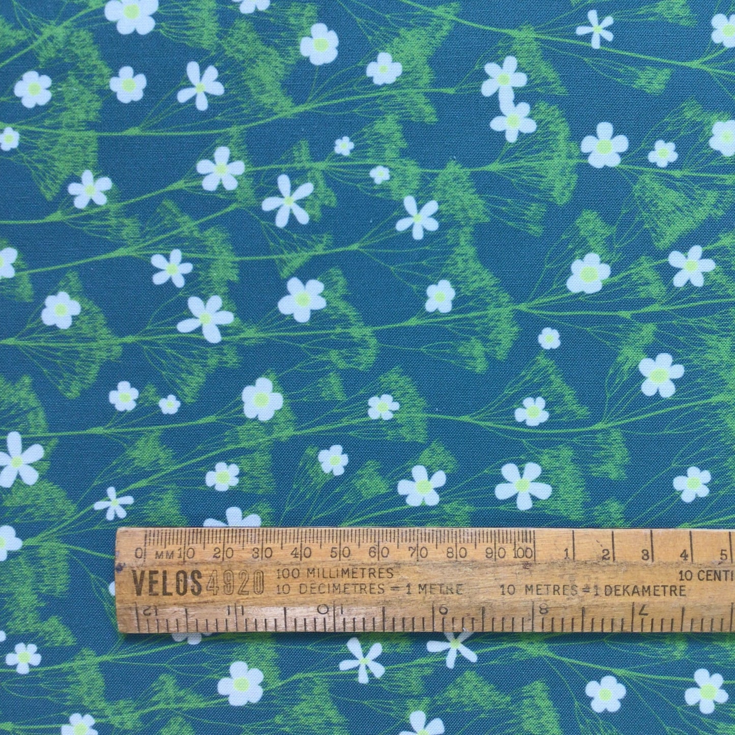 Water crowsfoot fat quarter