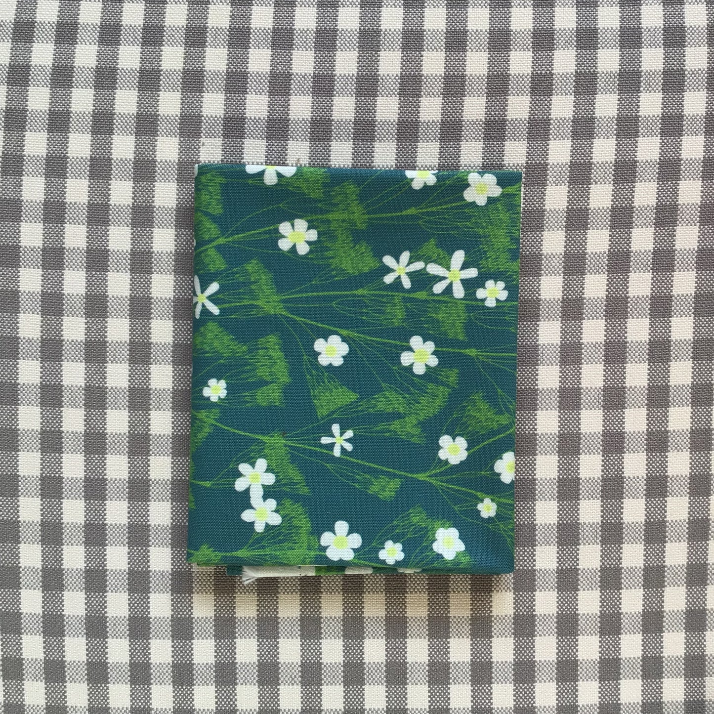 Water crowsfoot fat quarter