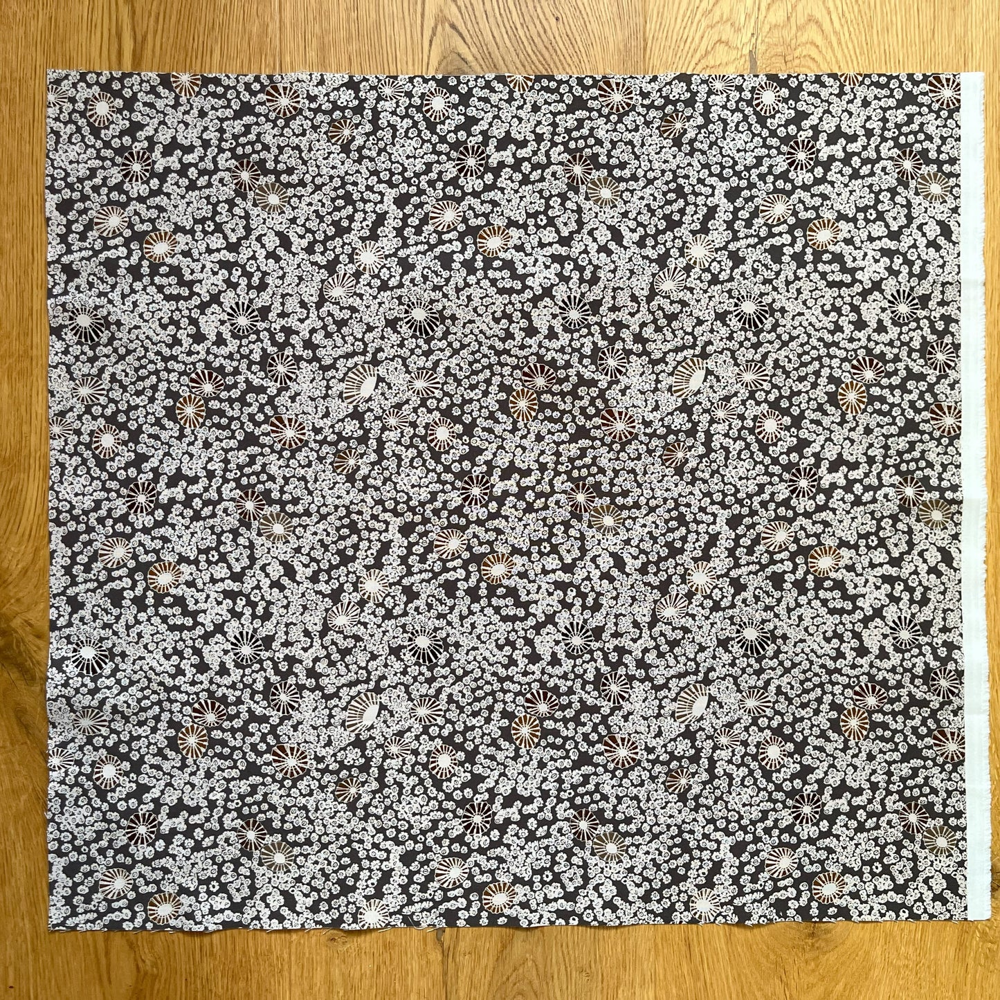Barnacles and limpets fat quarter - brown background