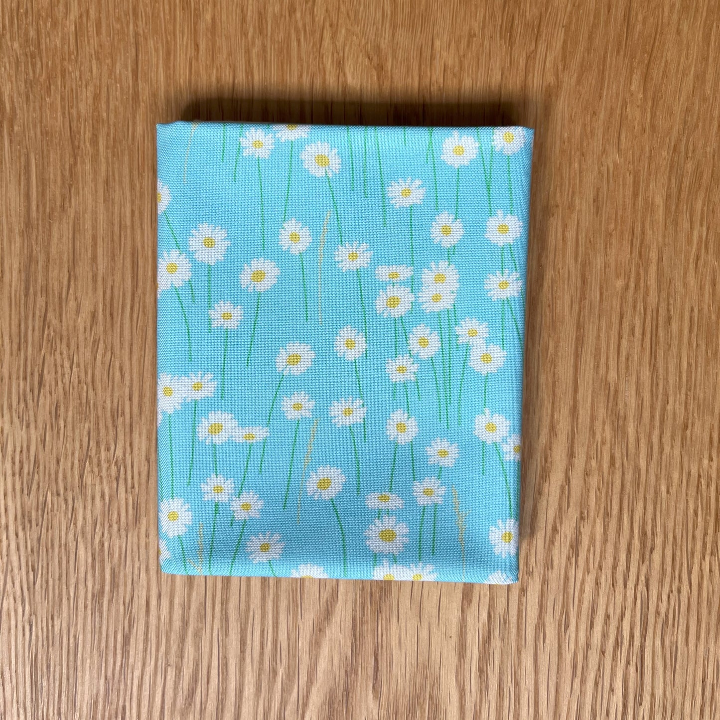 Moon daisies fat quarter