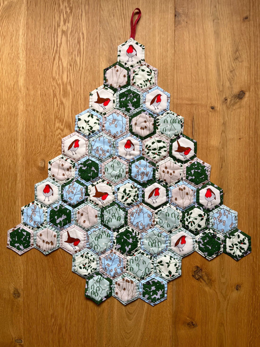 Quilt-as-you-go hexie Winter robin tree