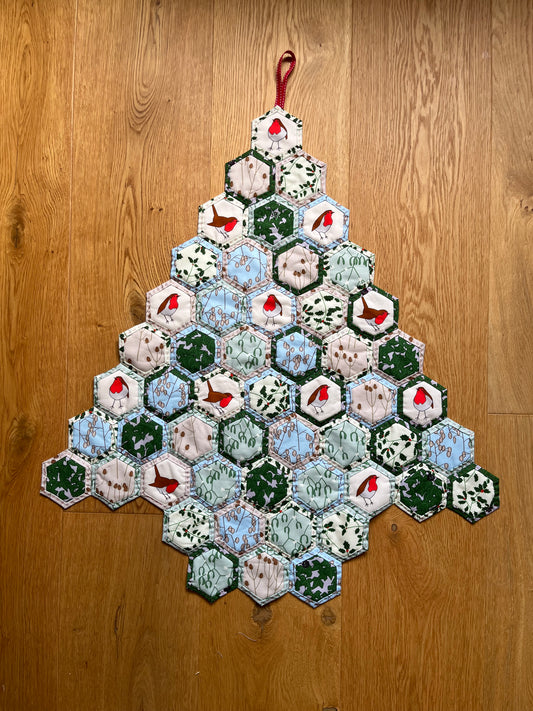 Quilt-as-you-go hexie winter robin   tree set