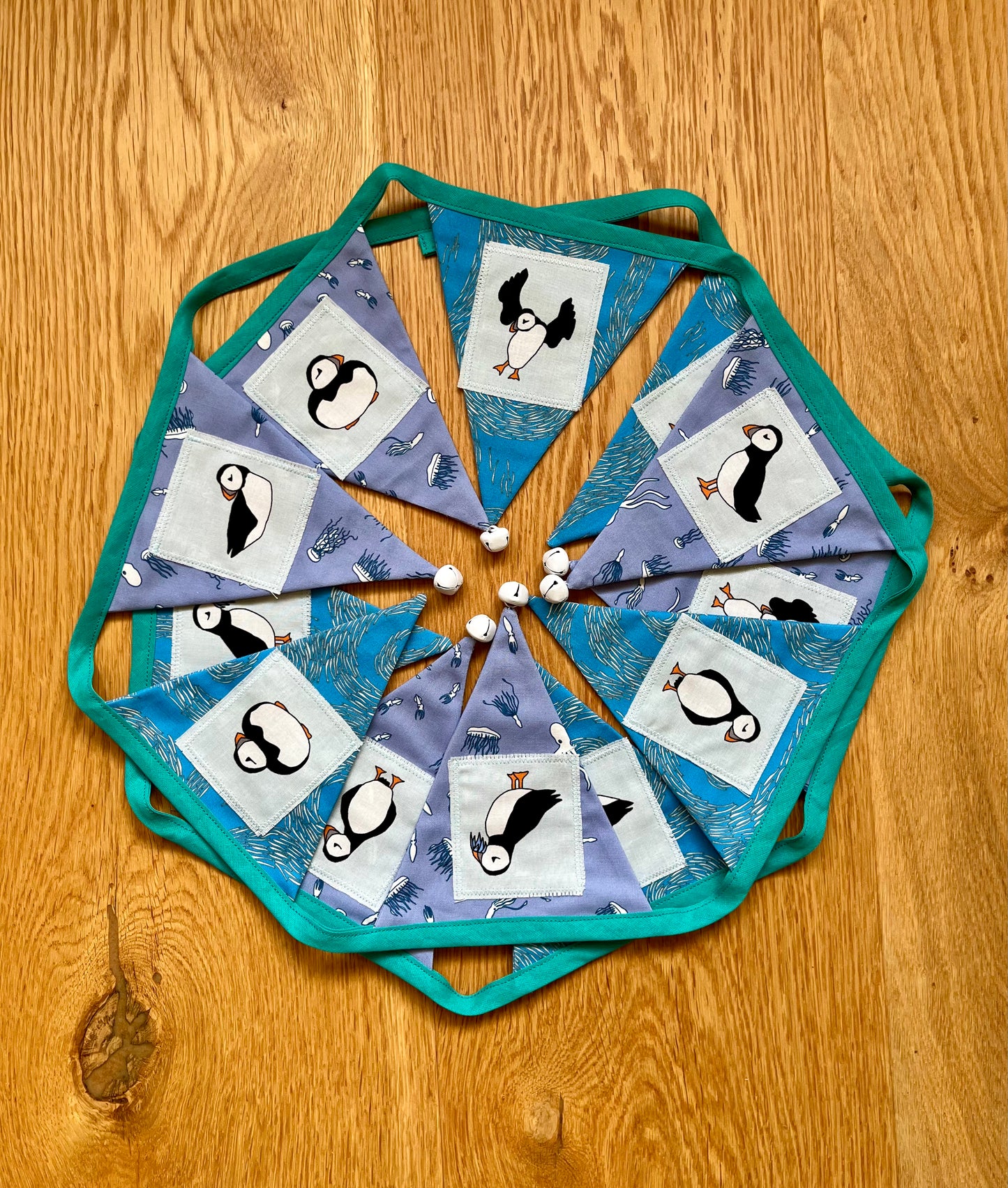 Puffin or penguin bunting.