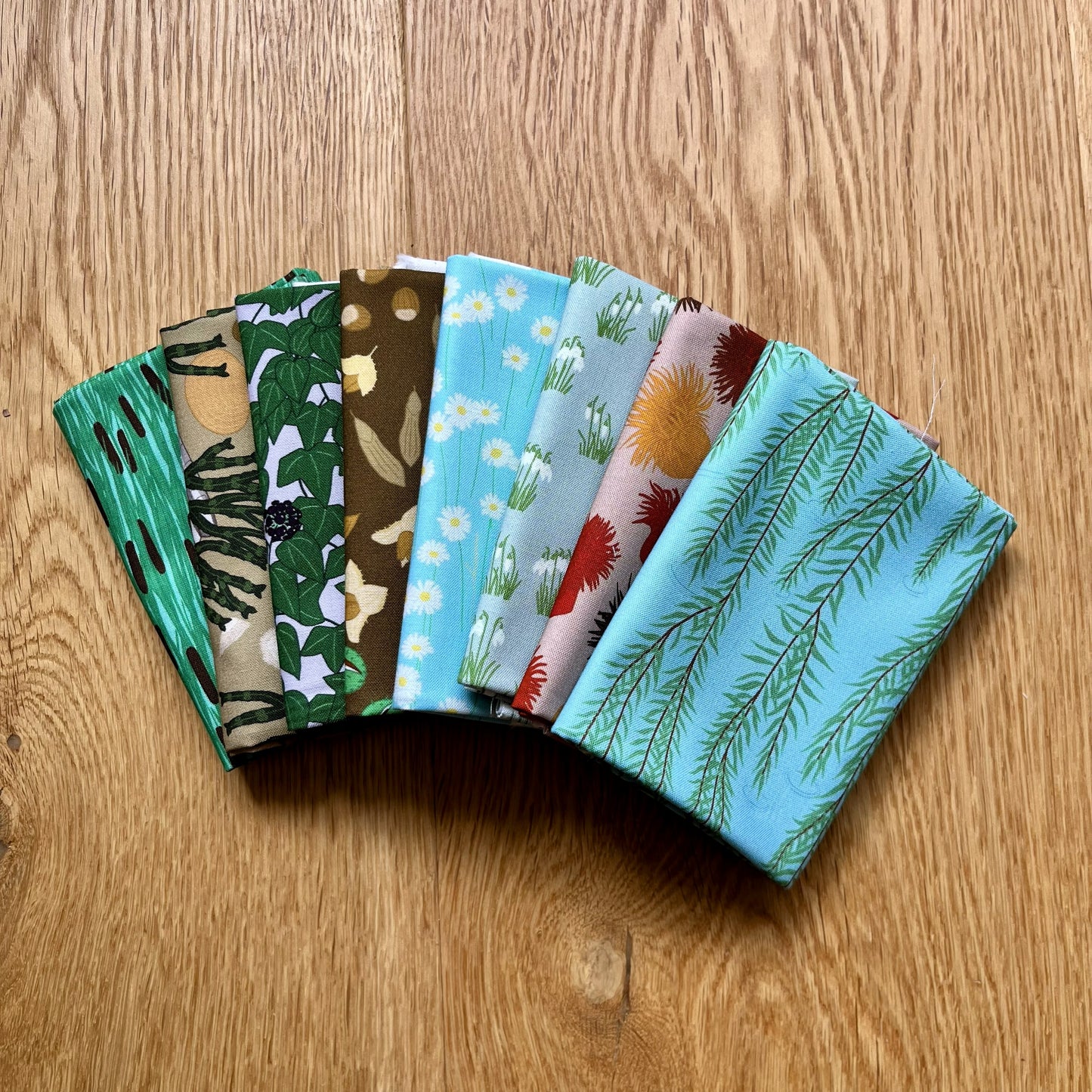 Mixed fat quarter bundle - 8 fabrics (for large animal square quilt, 32 squares)