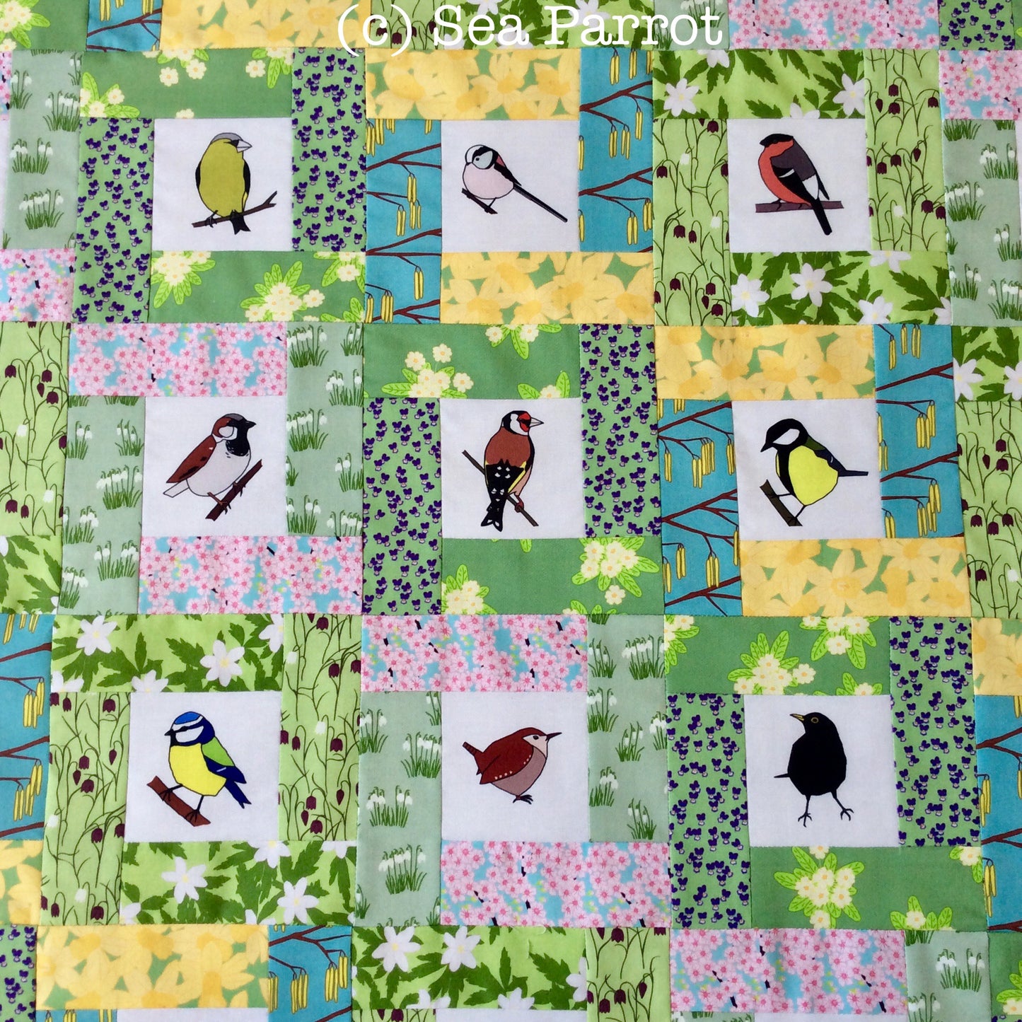 Garden birds fabric strip, 12 images
